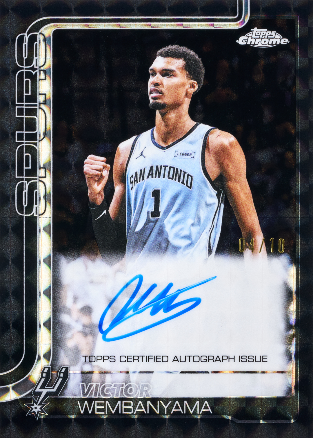 2026_Topps_ChromeUpdate_Basketball_ToppsChromeAuto_BlackGeometricRefractor_VictorWembanyama_FR.jpg